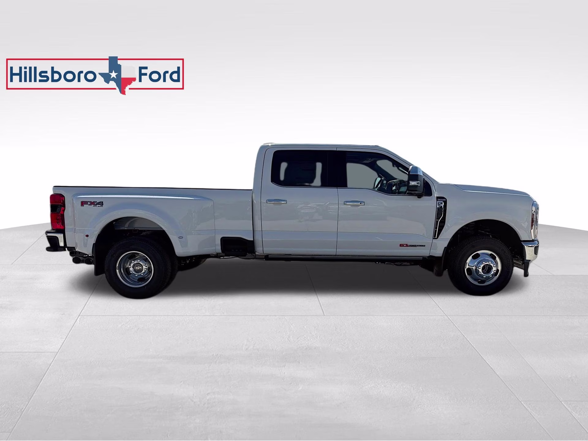 2026 Star White Metallic Tri-Coat Ford Super Duty F-350 DRW King Ranch 4X4 Truck