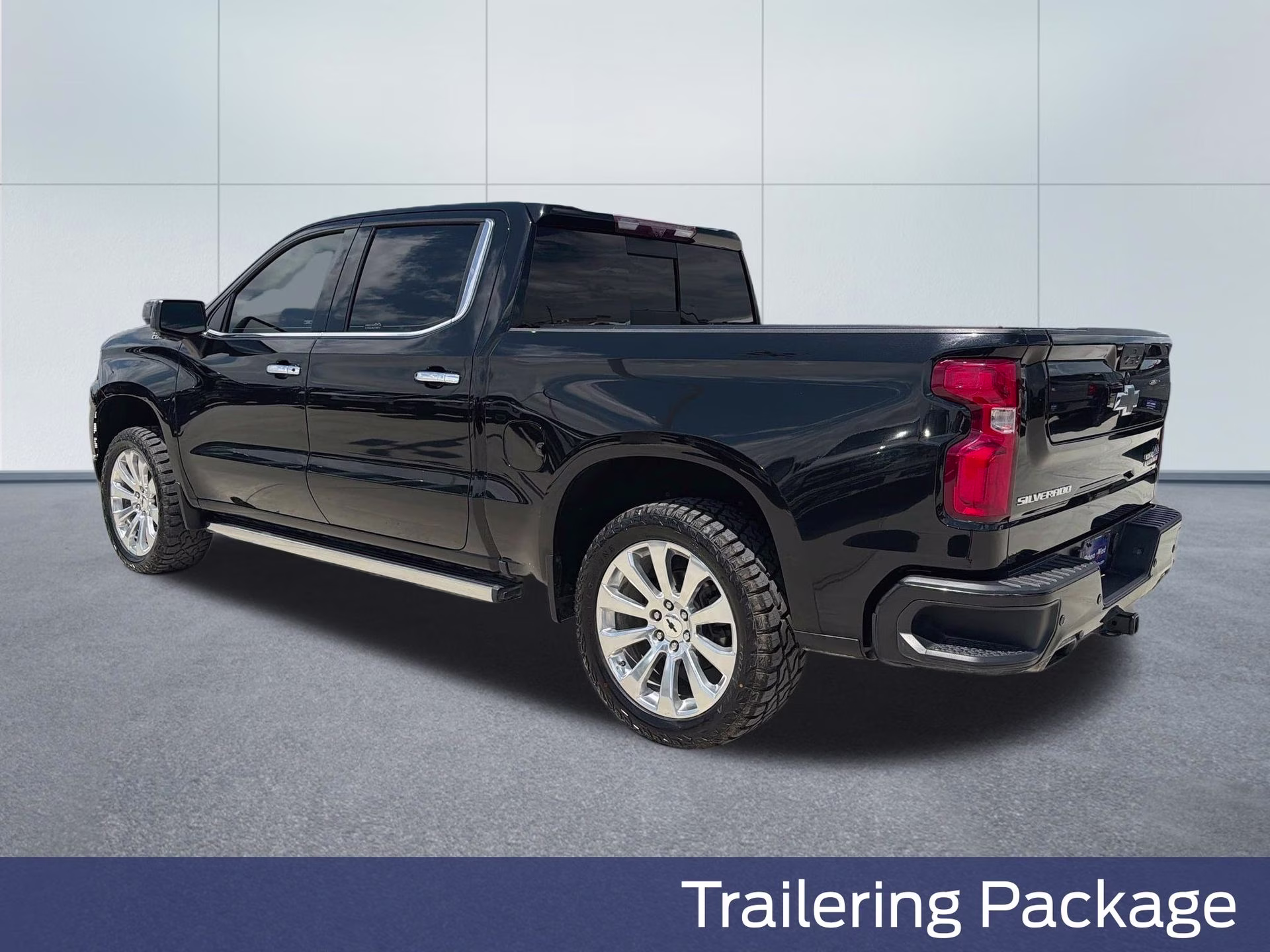 2021 Mosaic Black Metallic Chevrolet Silverado 1500 High Country 4X4 Truck