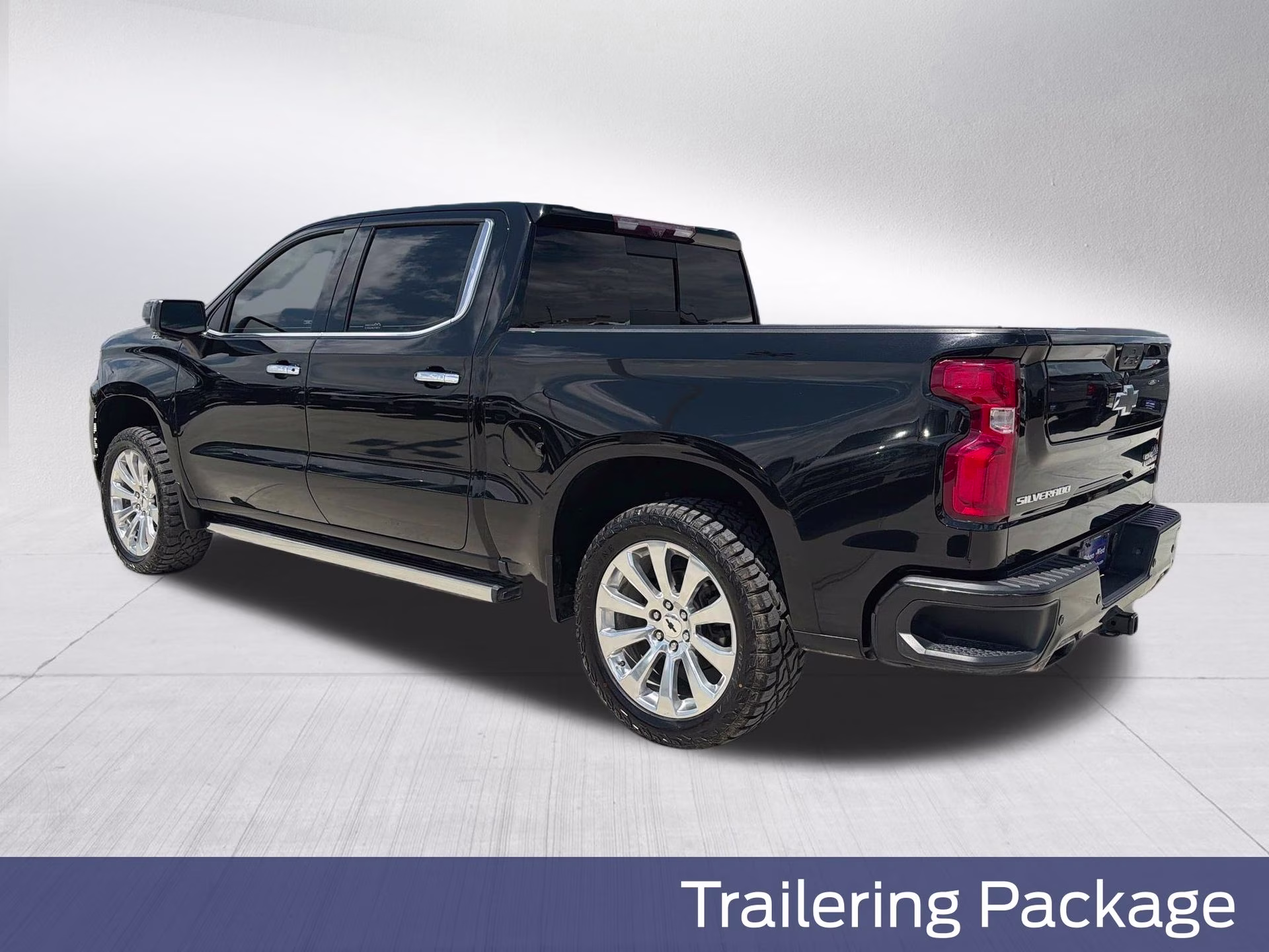 2021 Mosaic Black Metallic Chevrolet Silverado 1500 High Country 4X4 Truck