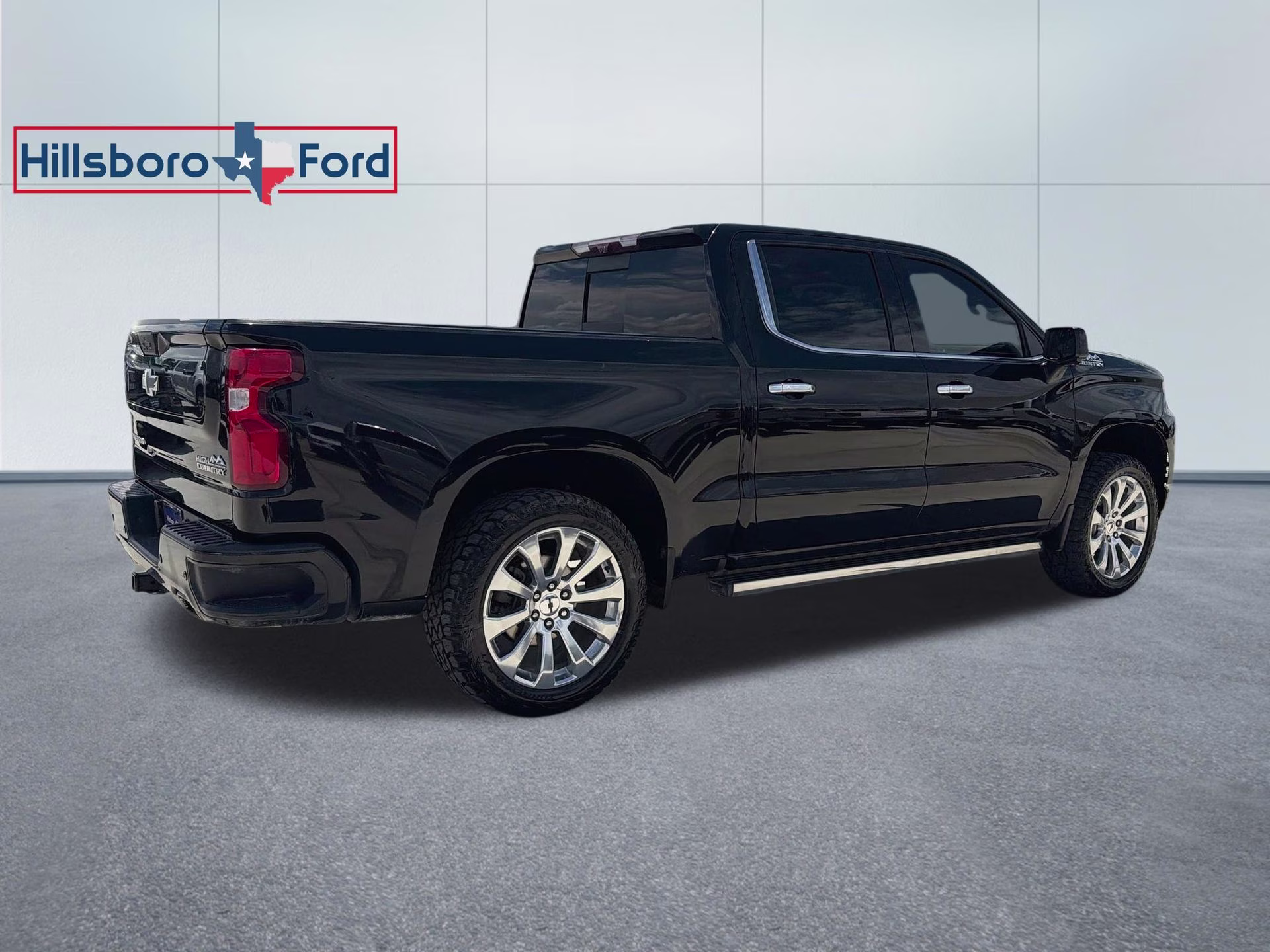 2021 Mosaic Black Metallic Chevrolet Silverado 1500 High Country 4X4 Truck