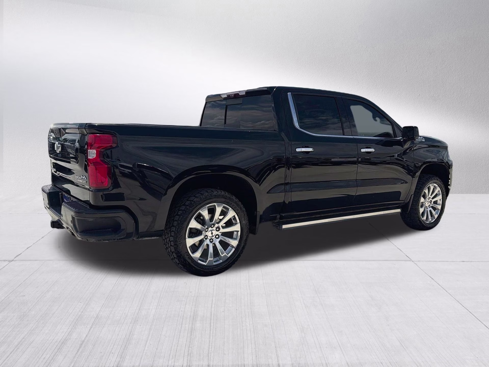 2021 Mosaic Black Metallic Chevrolet Silverado 1500 High Country 4X4 Truck