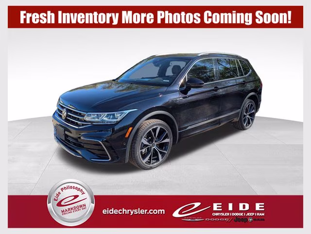 2022 Deep Black Pearl Volkswagen Tiguan 2.0T SEL R-Line AWD SUV