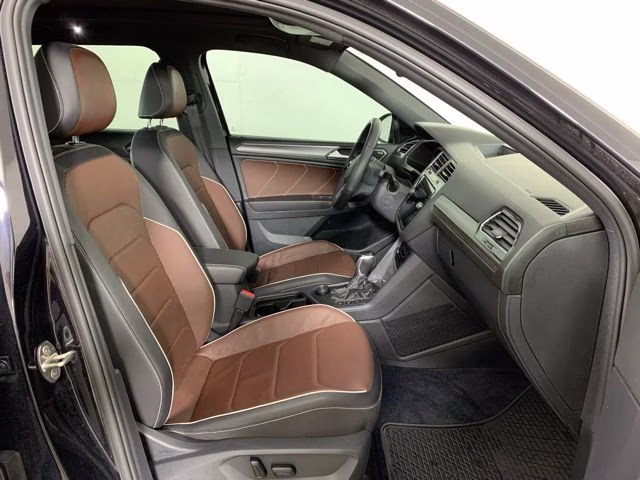 2022 Deep Black Pearl Volkswagen Tiguan 2.0T SEL R-Line AWD SUV