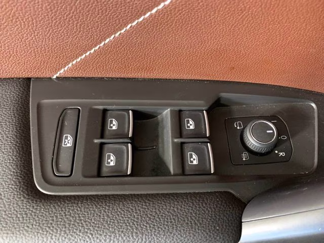 2022 Deep Black Pearl Volkswagen Tiguan 2.0T SEL R-Line AWD SUV