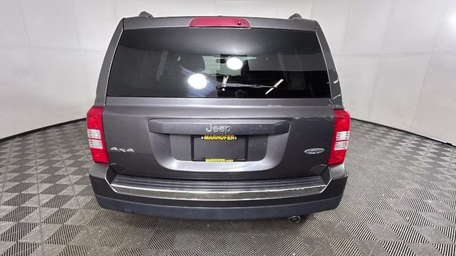 2016 Granite Crystal Metallic Clearcoat Jeep Patriot High Altitude 4X4 SUV