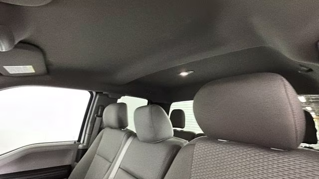 2019 Oxford White Ford F-150 XLT 4X4 Truck