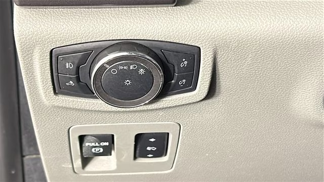 2019 Oxford White Ford F-150 XLT 4X4 Truck
