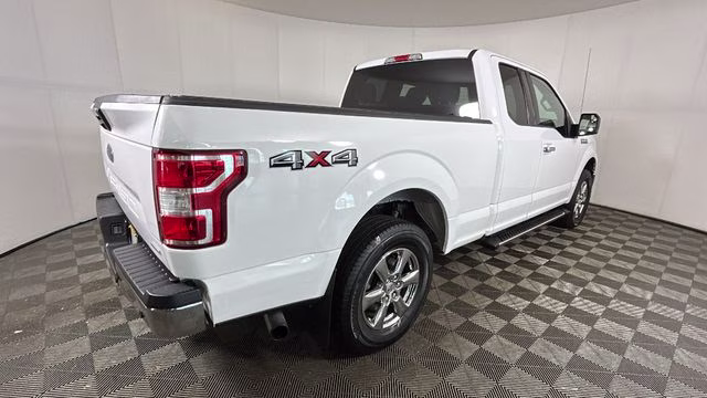 2019 Oxford White Ford F-150 XLT 4X4 Truck