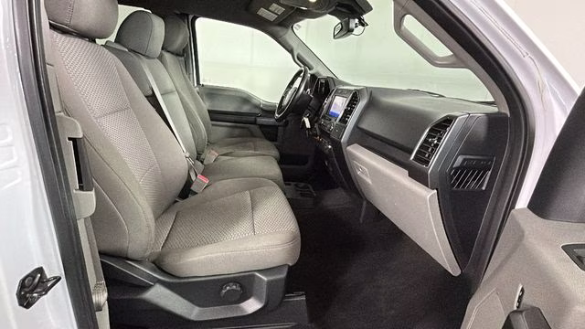 2019 Oxford White Ford F-150 XLT 4X4 Truck