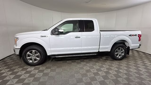 2019 Oxford White Ford F-150 XLT 4X4 Truck