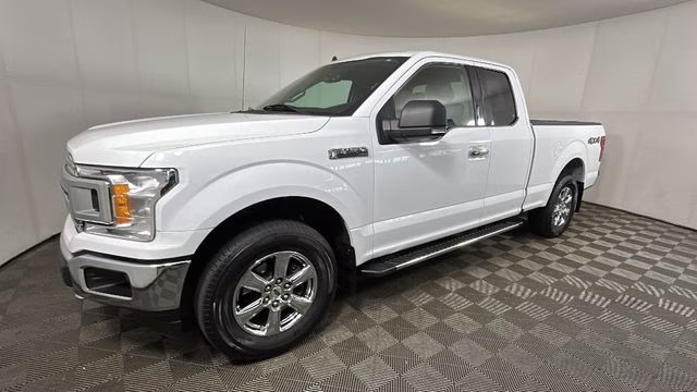 2019 Oxford White Ford F-150 XLT 4X4 Truck