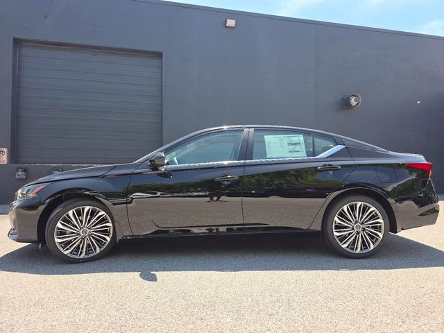 2026 Super Black Clearcoat Nissan Altima 2.5 SV FWD Sedan