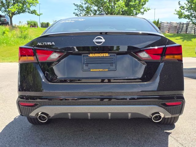 2026 Super Black Clearcoat Nissan Altima 2.5 SV FWD Sedan
