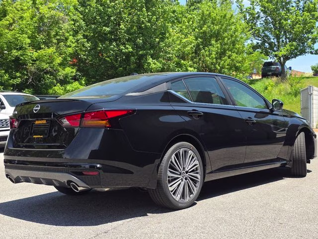 2026 Super Black Clearcoat Nissan Altima 2.5 SV FWD Sedan