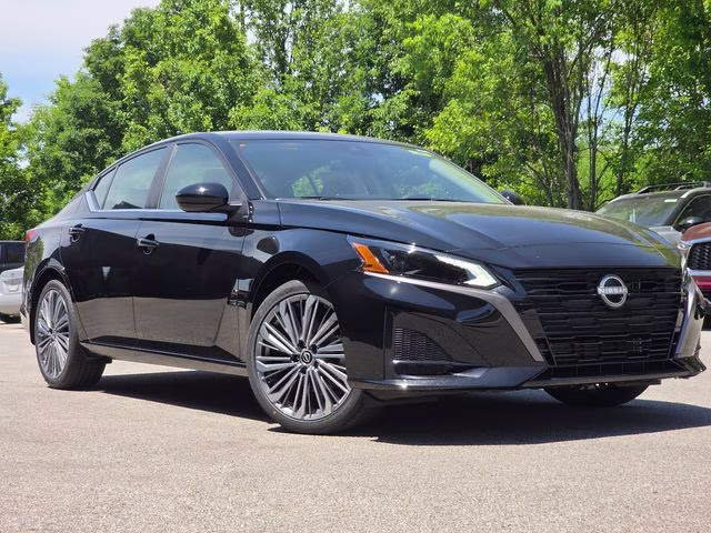 2026 Super Black Clearcoat Nissan Altima 2.5 SV FWD Sedan