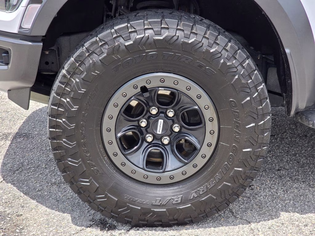 2023 Oxford White Ford F-150 Raptor 4X4 Truck