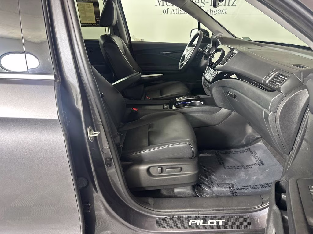 2022 Modern Steel Metallic Honda Pilot Touring FWD SUV