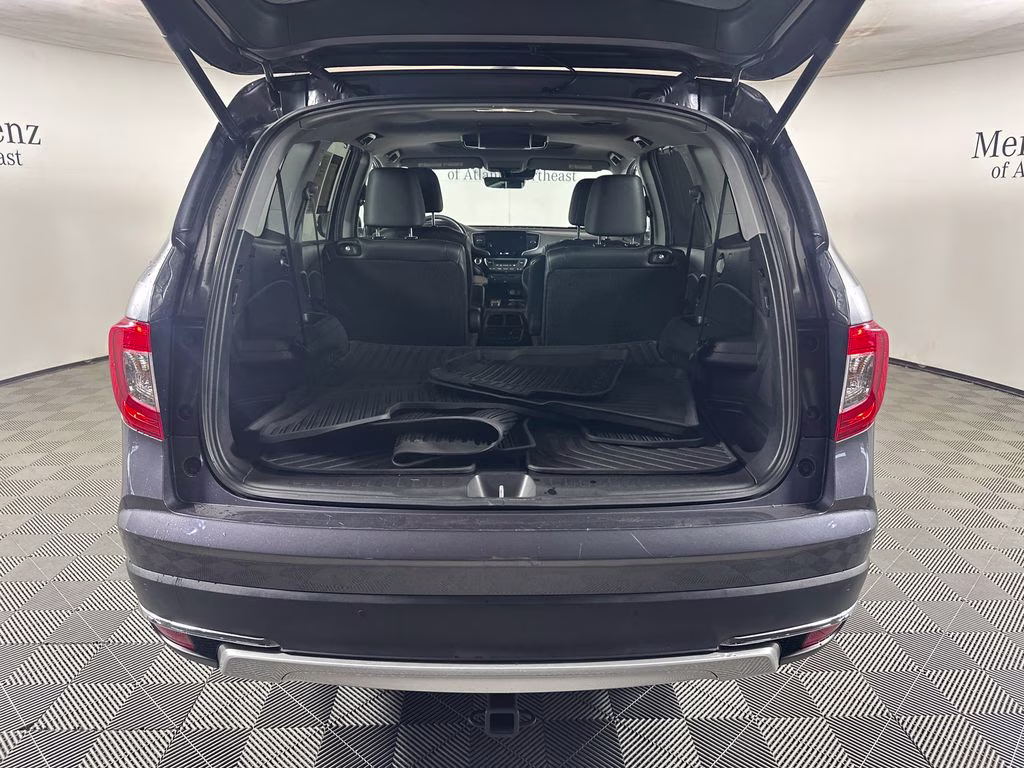2022 Modern Steel Metallic Honda Pilot Touring FWD SUV