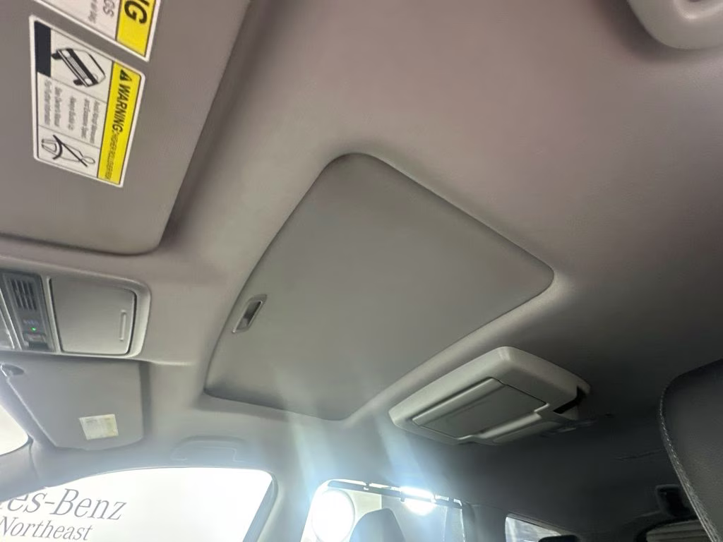 2022 Modern Steel Metallic Honda Pilot Touring FWD SUV
