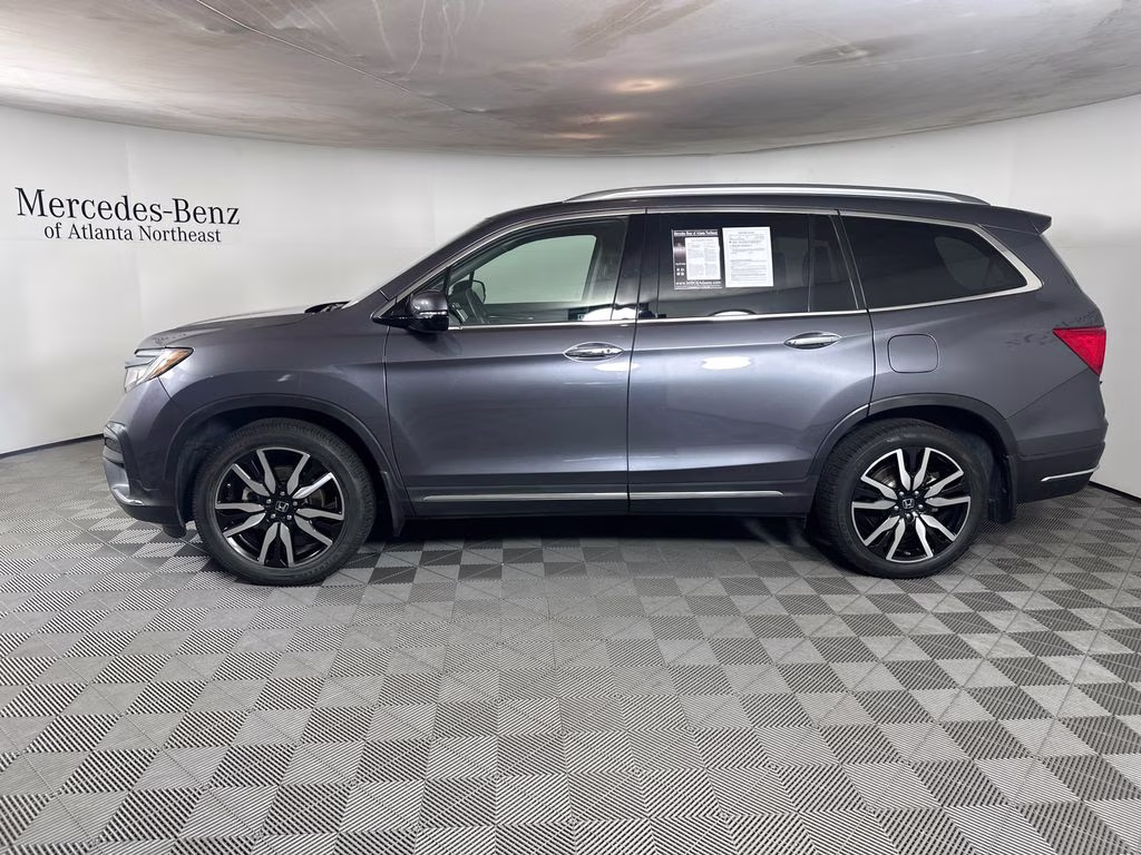 2022 Modern Steel Metallic Honda Pilot Touring FWD SUV