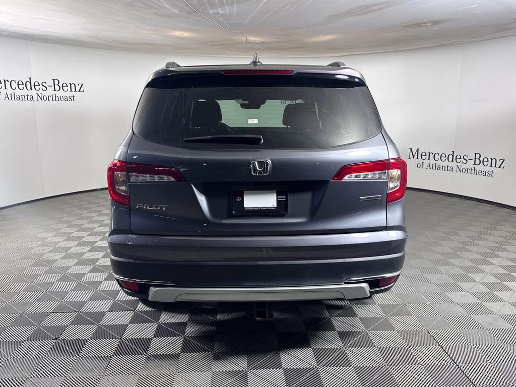 2022 Modern Steel Metallic Honda Pilot Touring FWD SUV