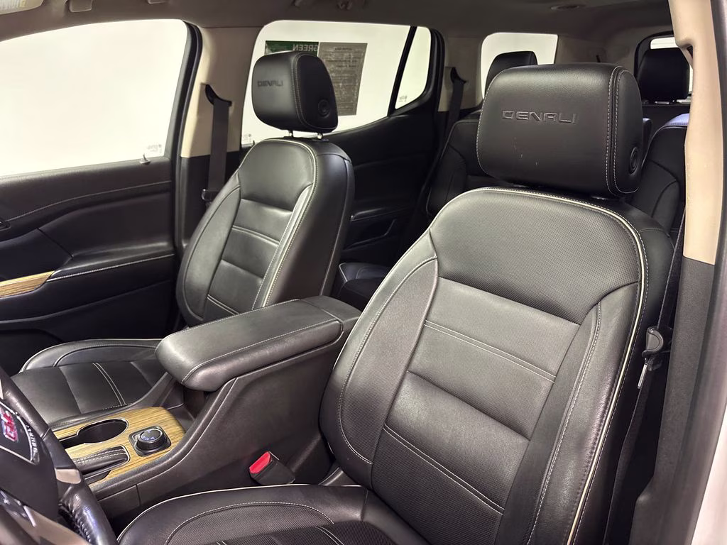 2019 White Frost Tricoat GMC Acadia Denali FWD SUV