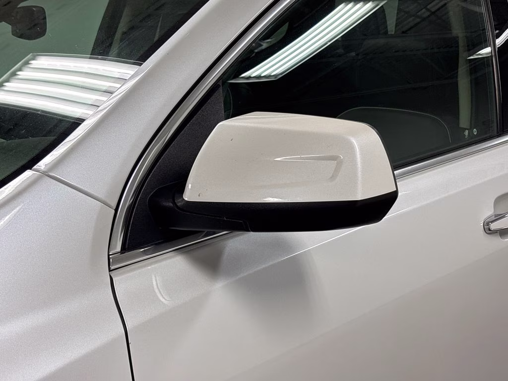 2019 White Frost Tricoat GMC Acadia Denali FWD SUV