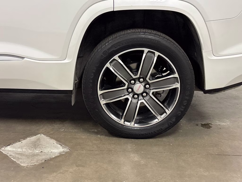 2019 White Frost Tricoat GMC Acadia Denali FWD SUV