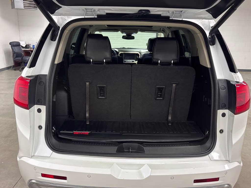 2019 White Frost Tricoat GMC Acadia Denali FWD SUV