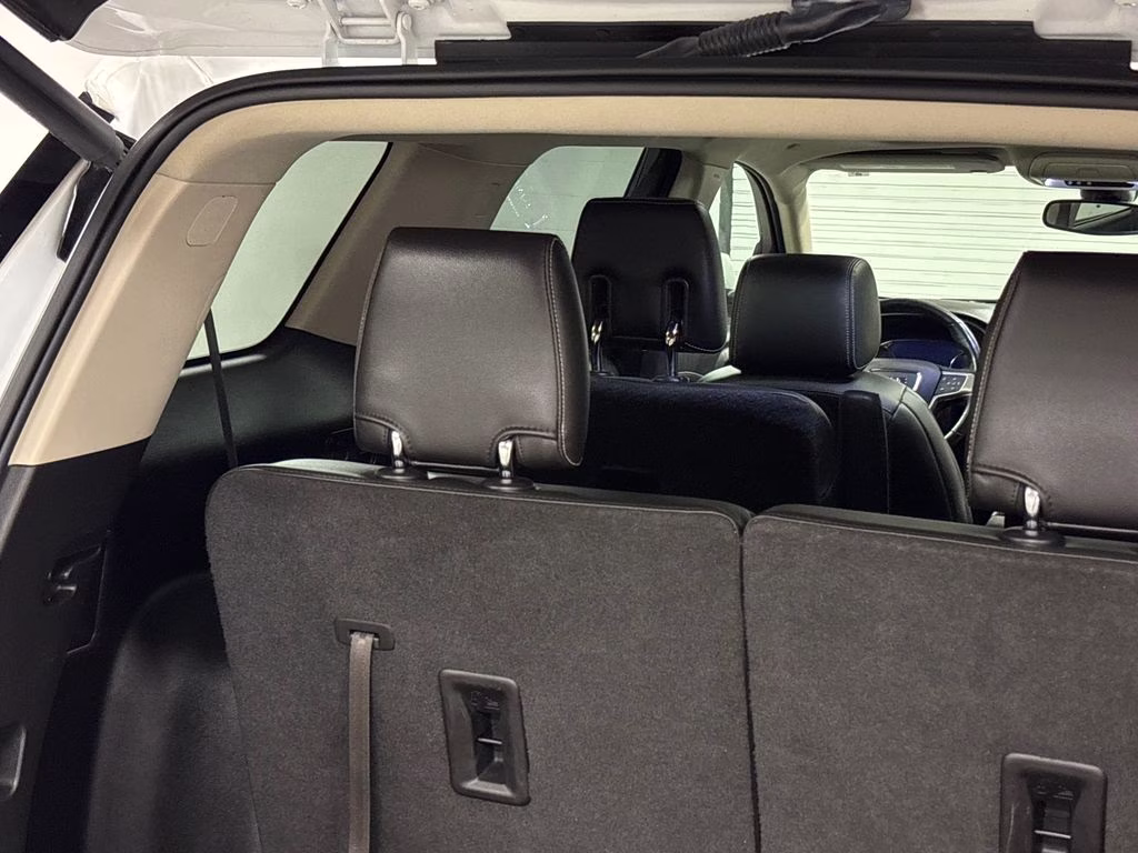 2019 White Frost Tricoat GMC Acadia Denali FWD SUV