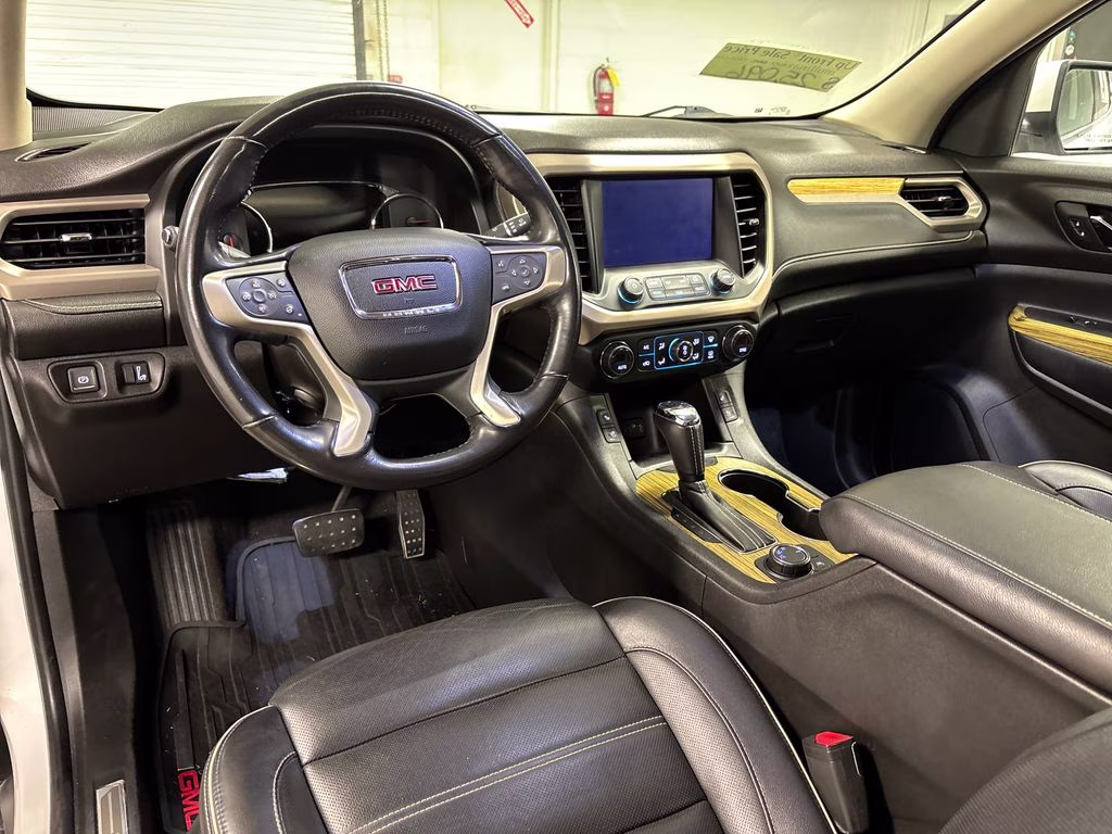 2019 White Frost Tricoat GMC Acadia Denali FWD SUV