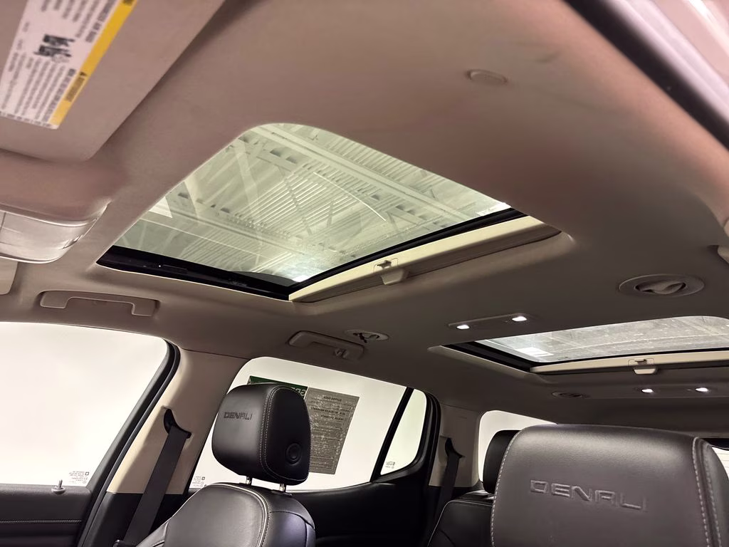 2019 White Frost Tricoat GMC Acadia Denali FWD SUV