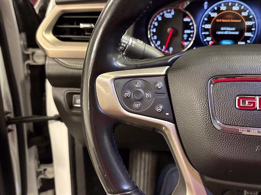 2019 White Frost Tricoat GMC Acadia Denali FWD SUV