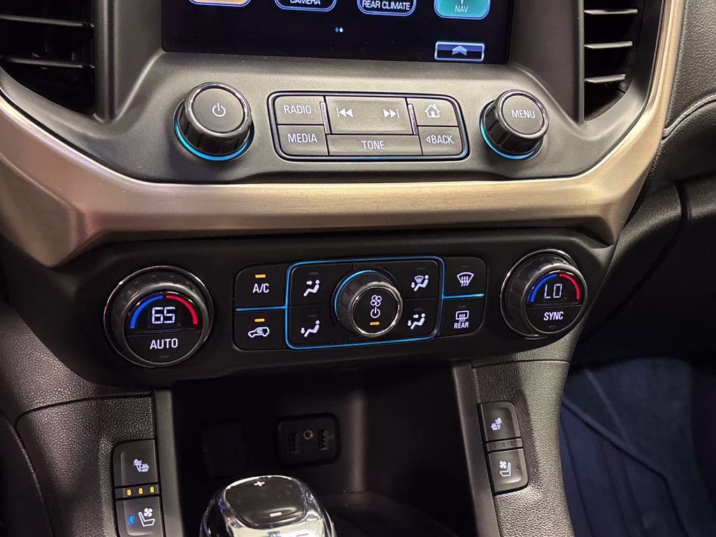 2019 White Frost Tricoat GMC Acadia Denali FWD SUV