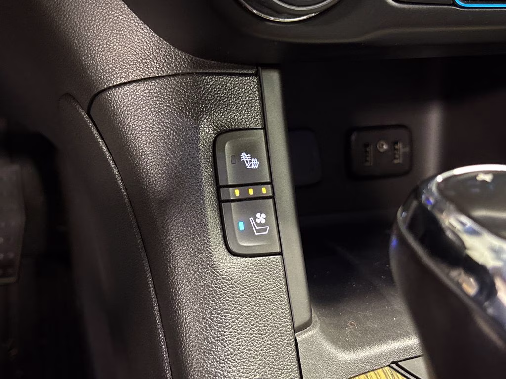 2019 White Frost Tricoat GMC Acadia Denali FWD SUV