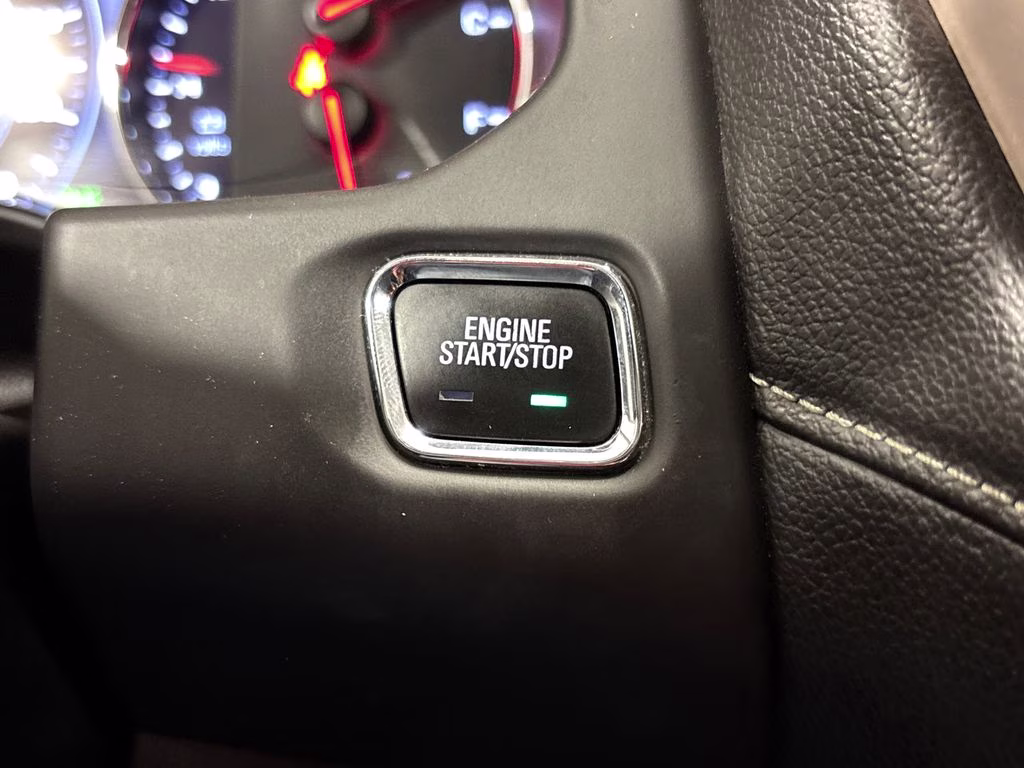 2019 White Frost Tricoat GMC Acadia Denali FWD SUV