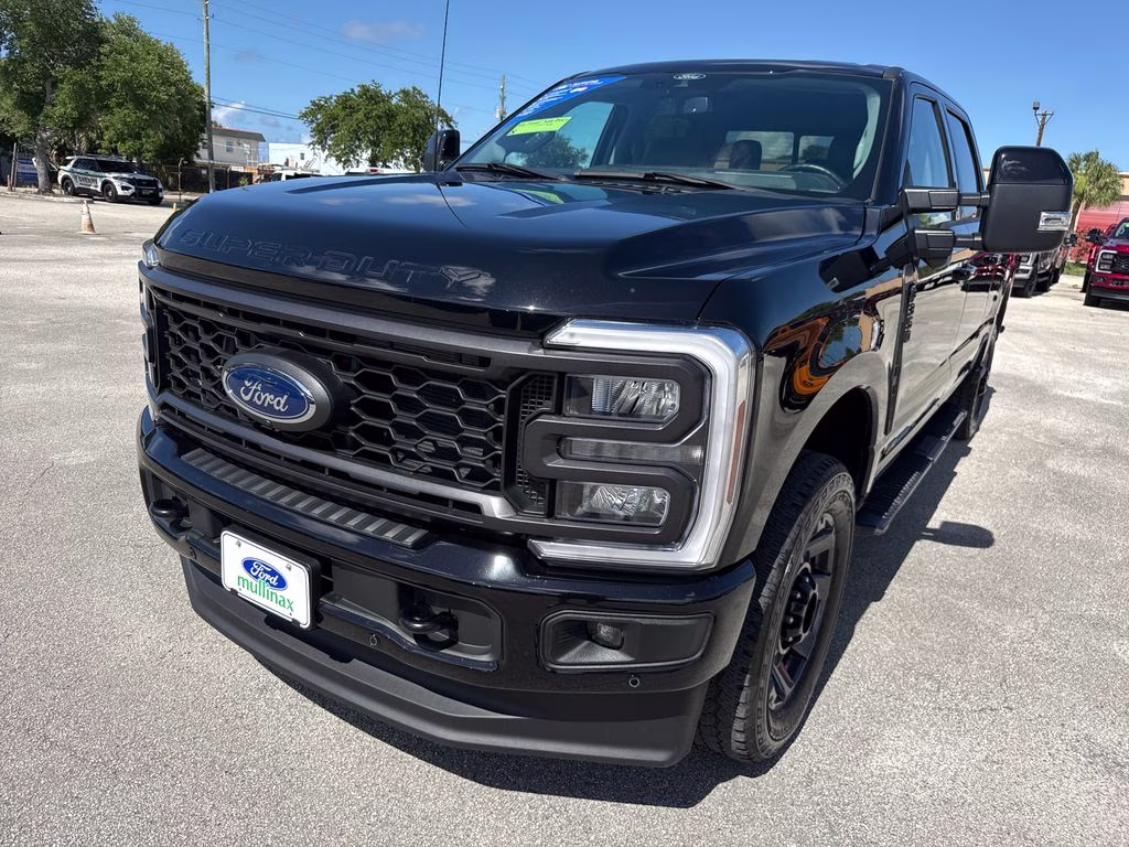 2024 Agate Black Metallic Ford Super Duty F-350 SRW Lariat 4X4 Truck