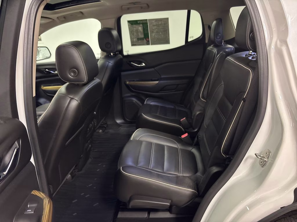 2019 White Frost Tricoat GMC Acadia Denali FWD SUV
