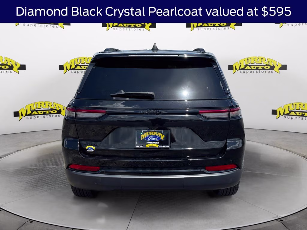 2025 Diamond Black Crystal Pearlcoat Jeep Grand Cherokee Altitude 4X4 SUV