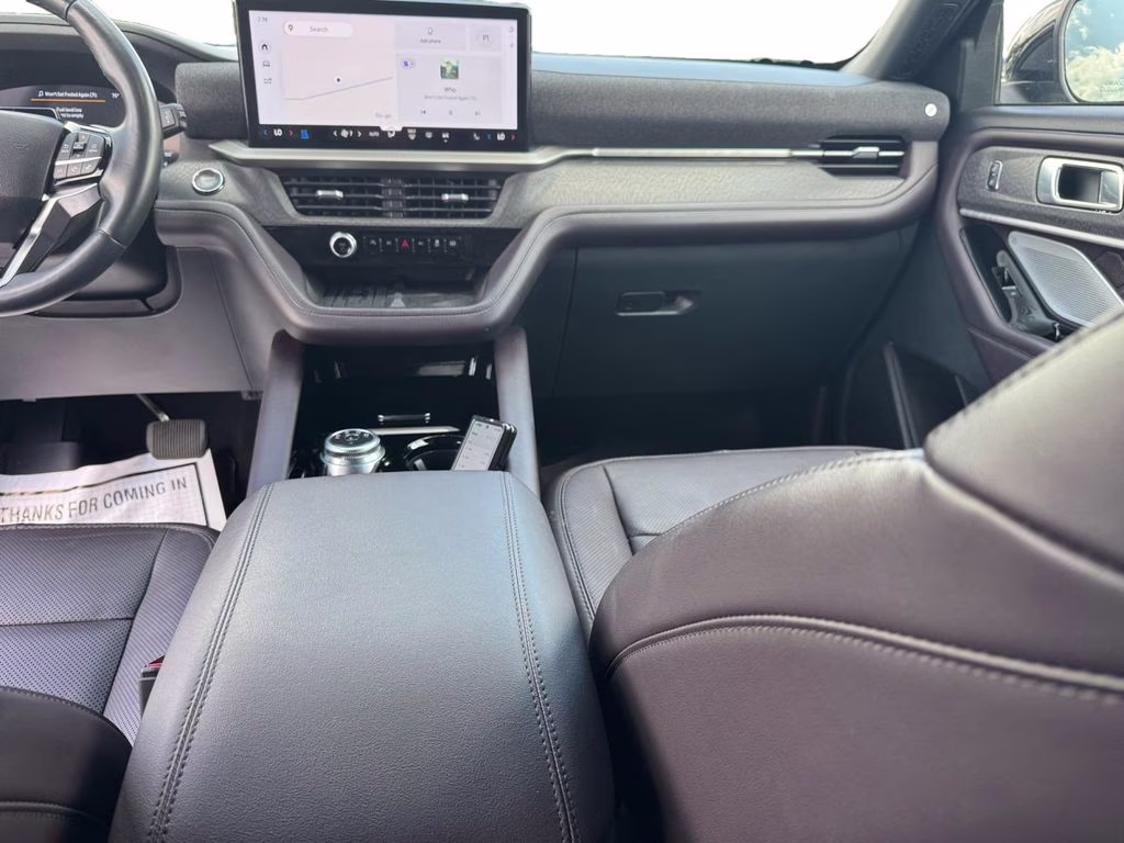 2025 Gray Metallic Ford Explorer Platinum 4X4 SUV