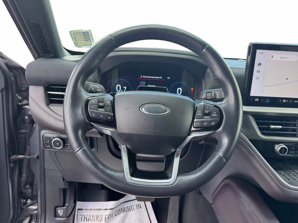 2025 Gray Metallic Ford Explorer Platinum 4X4 SUV
