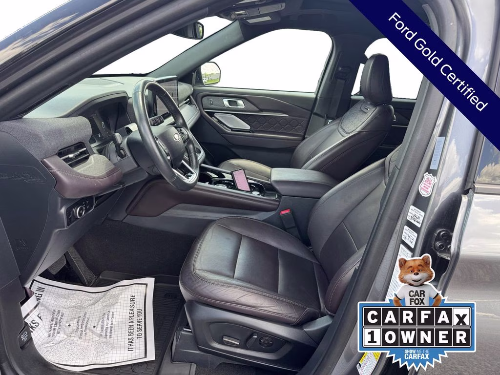 2025 Gray Metallic Ford Explorer Platinum 4X4 SUV