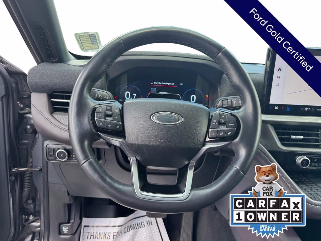 2025 Gray Metallic Ford Explorer Platinum 4X4 SUV