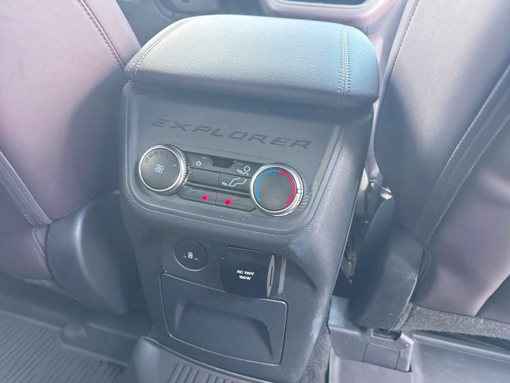 2025 Gray Metallic Ford Explorer Platinum 4X4 SUV