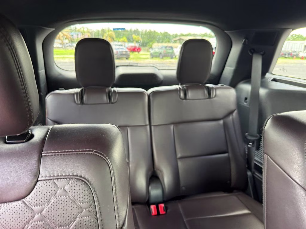 2025 Gray Metallic Ford Explorer Platinum 4X4 SUV