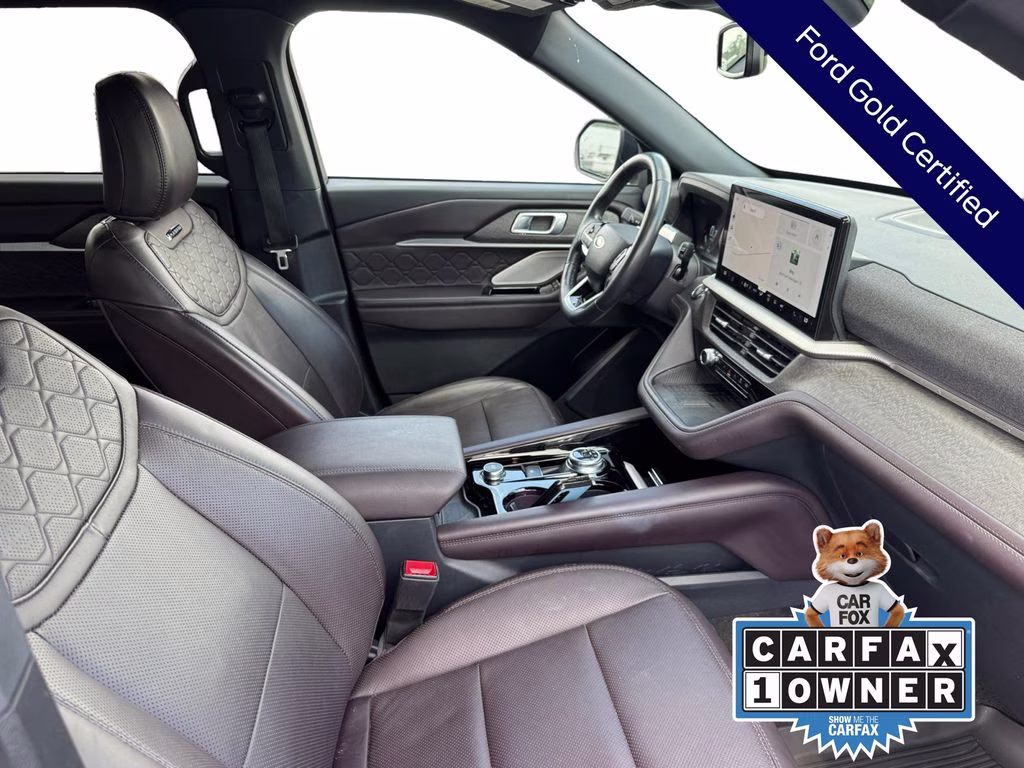 2025 Gray Metallic Ford Explorer Platinum 4X4 SUV