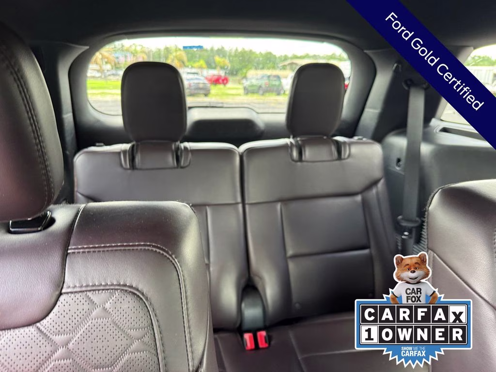 2025 Gray Metallic Ford Explorer Platinum 4X4 SUV