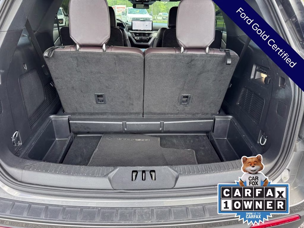 2025 Gray Metallic Ford Explorer Platinum 4X4 SUV