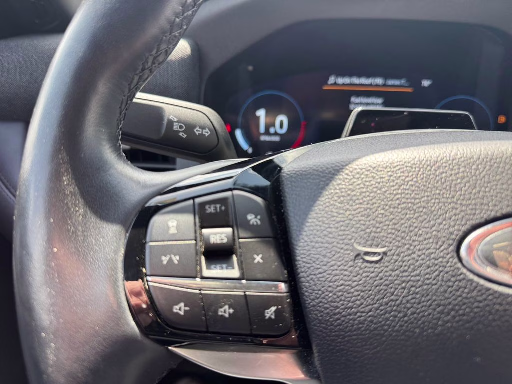 2025 Gray Metallic Ford Explorer Platinum 4X4 SUV