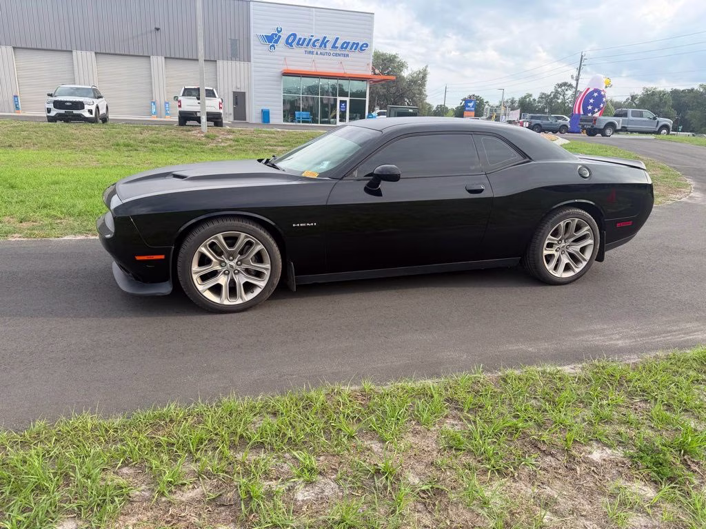 2020 Pitch Black Clearcoat Dodge Challenger R/T RWD Coupe